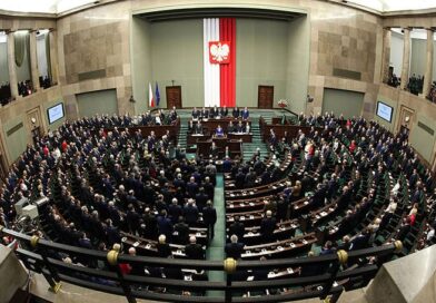 Bezwarunkowy dochód podstawowy - czym jest i kiedy wchodzi w życie