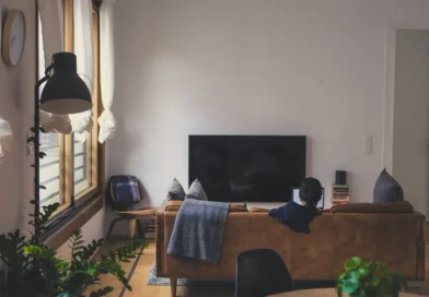 Sprzedaż mieszkania z lokatorem – co to oznacza w praktyce?